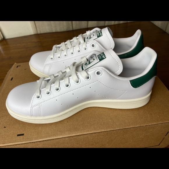 Adidas Stan Smith Shoes - Picture 7 of 10
